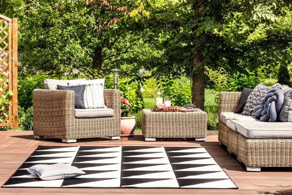 Get best geometrical outdoor rugs in Dallas Texas from rugsmart at reasonable prices.